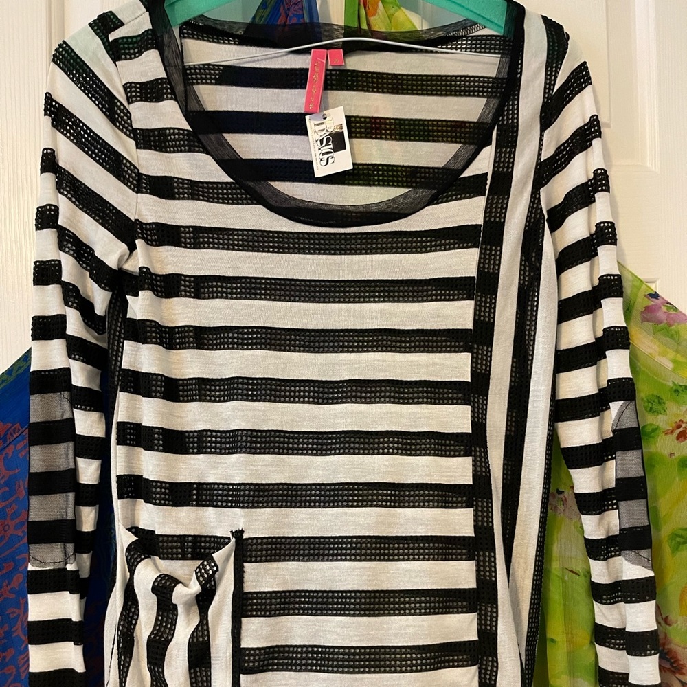 Basics long sleeve top sz M